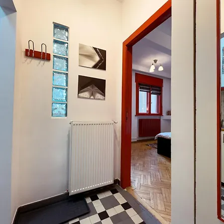 Апартаменти Retreat Old Town Бухарест